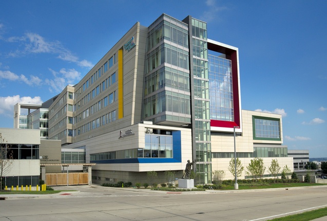Children's Hospital of Illinois and OSF Saint Francis Medical Center exterior